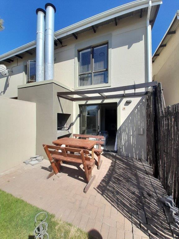 To Let 2 Bedroom Property for Rent in Burgundy Estate Western Cape